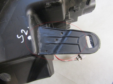 LAMPA PRZÓD NISSAN QASHQAI J11 ZWYKŁA SOCZEWKA Z LED RH PRAWA 13-17 100-18013