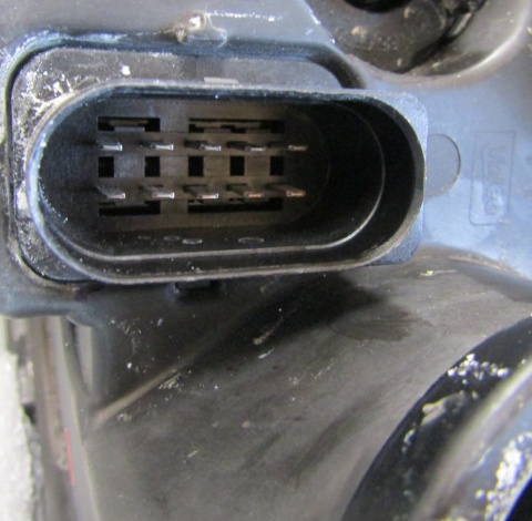 Lampa przód Skoda Rapid 5JB ZWYKŁA 12-16 RH PRAWA 12-16 5JB941016