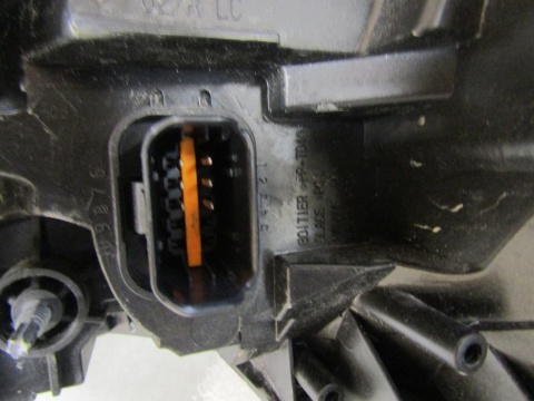LAMPA PRZÓD RENAULT TRAFIC 3 III ZWYKŁA Z LED 14-19 RH PRAWA 260109552R