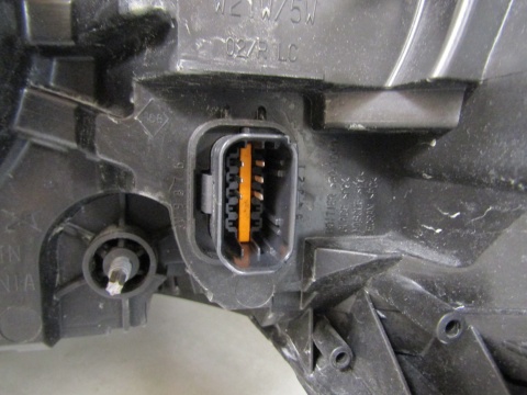 LAMPA PRZÓD RENAULT TRAFIC 3 III ZWYKŁA Z LED 14-19 RH PRAWA 260109552R
