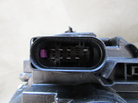 LAMPA PRAWA VOLKSWAGEN TOURAN III 3 15- RH 5TB941006A