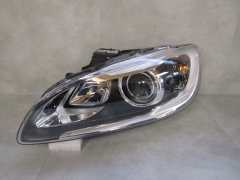 Lampa przód Volvo V60 S60 LIFT KSENON SKRĘTNY 14-18 LH LEWA 31420261