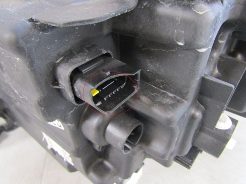 LAMPA PRZÓD OPEL FRONTERA LED 24- RH PRAWA 9850142480