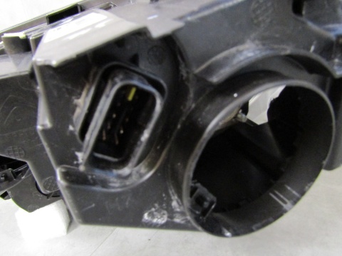 LAMPA PRZÓD TOYOTA PROACE CITY ZWYKŁA RH PRAWA19- 9835780580