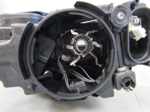 LAMPA PRZÓD AUDI A3 8V LIFT KSENON NIESKRĘTNY 16-20 RH 8V0941006E