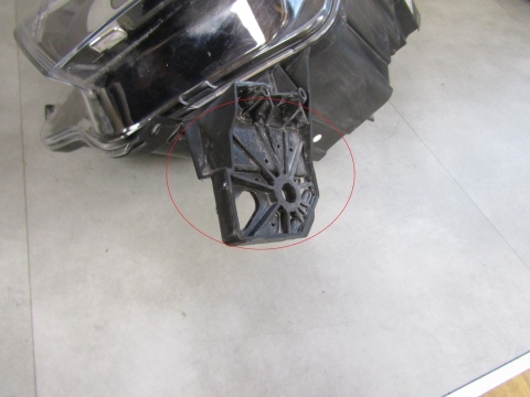 LAMPA PRZÓD TOYOTA PROACE CITY ZWYKŁA RH PRAWA19- 9835780580