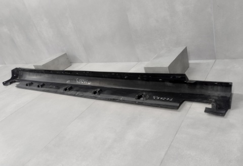 Listwa progowa lewa Mercedes GLS X166 X-166 12-19