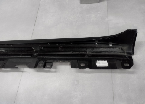 Listwa progowa prawa Mercedes S klasa W 223 Long AMG 20-