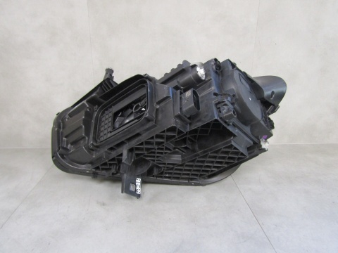 LAMPA PRZÓD MERCEDES B-KLASA W247 FULL LED PERFORMANCE RH 18-22