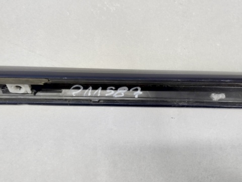 Listwa progowa prawa Audi A4 B9 8W0 S-Line 19 Lift