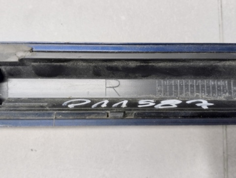 Listwa progowa prawa Audi A4 B9 8W0 S-Line 19 Lift