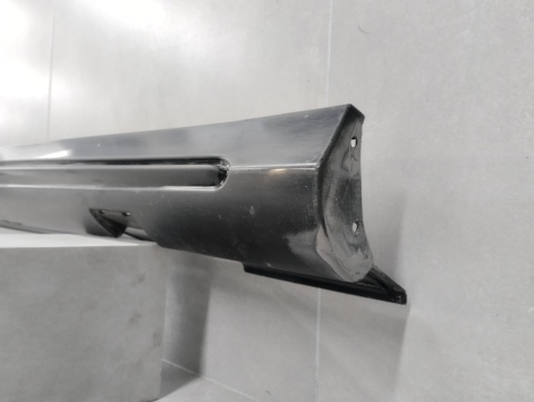 Listwa progowa prawa Mercedes CLA 1 I 13-19 AMG 117