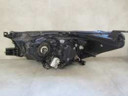 Lampa przód Toyota Hilux 8 VIII SOCZEWKA LED 15- RH PRAWA