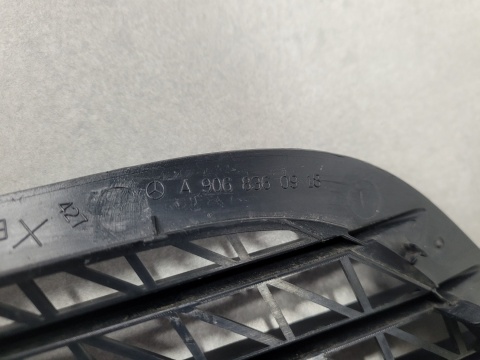 Kratka zaślepka prawa wlot powietrza maski przód Mercedes Sprinter W906 906
