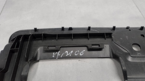 Osłona maskownica pasa przedniego AUDI Q7 4M0 23-