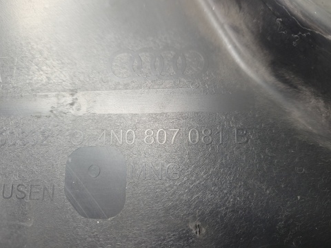 Osłona pasa przód maskownica na pas przedni Audi A8 D5 4N0 17-
