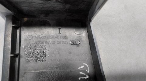 Narożnik listwa lewy tył Mercedes Vito 03-14 A6396940725K2