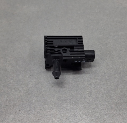 Czujnik uderzenia ochrony pieszych AUDI Q7 Q8 4M0 15-