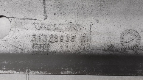 Listwa progowa prawa VOLVO V60 S60 Cross country 10-18 dokładka