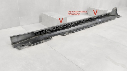 Listwa progowa prawa Audi A5 8W8 S-Line 19 Lift-