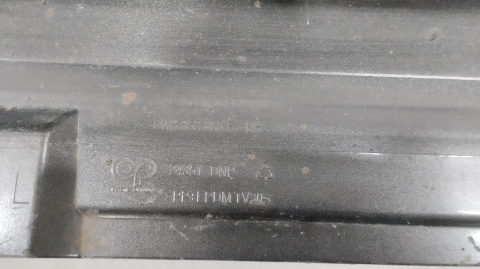 Listwa progowa prawa Audi A5 8W8 S-Line 19 Lift-