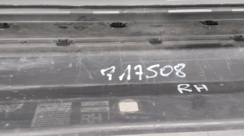 Listwa progowa prawa Mercedes GLA 156 AMG 13-