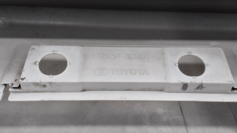 Listwa progowa prawa Toyota Yaris 4 IV 20- Mazda 2 22- Hybrid