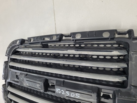 Grill atrapa mocowanie prawe DODGE RAM 3500 14-15
