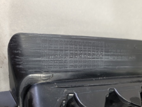 Grill atrapa mocowanie prawe DODGE RAM 3500 14-15