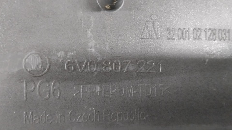 Zderzak przód przedni Skoda Fabia 3 III 6V0 14-18