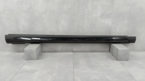 Listwa progowa prawa Mercedes GLA 156 AMG 13-