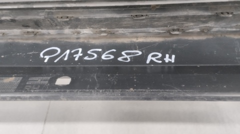 Listwa progowa prawa Mercedes GLA 156 AMG 13-