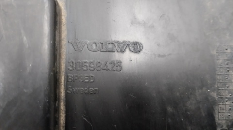 Płyta podłoga osłona pod zderzak VOLVO XC70 III 07- / 30698425