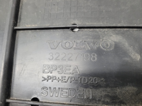 Płyta podłoga osłona zderzaka przód Volvo V60 II 2 S60 3 III 18-24