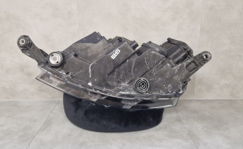 LAMPA PRZÓD SKODA RAPID KSENON PRAWA RH 12-16 5JB9411016A