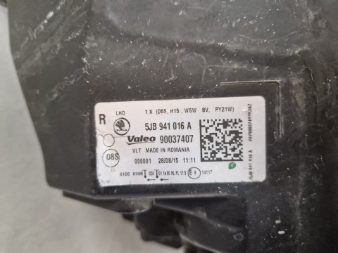 LAMPA PRZÓD SKODA RAPID KSENON PRAWA RH 12-16 5JB9411016A