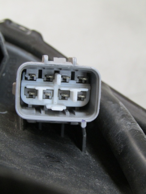 LAMPA PRZÓD TOYOTA AVENSIS T27 RH PRAWA KSENON SKRĘTNY H279HR-AE 09-11