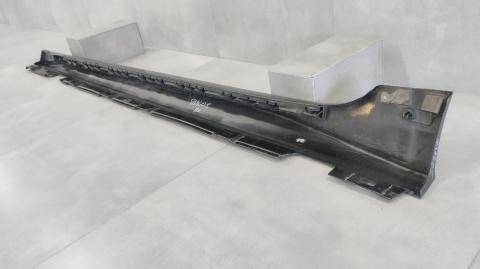 Listwa progowa prawa Audi A5 8W8 S-Line 19 Lift-