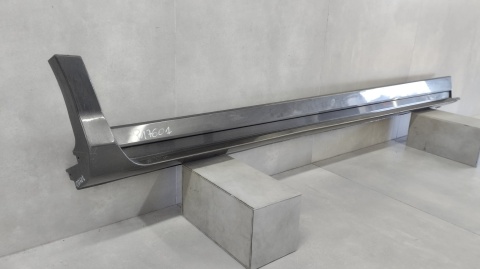 Listwa progowa prawa Ford Kuga MK2 Titanium ST 12-19