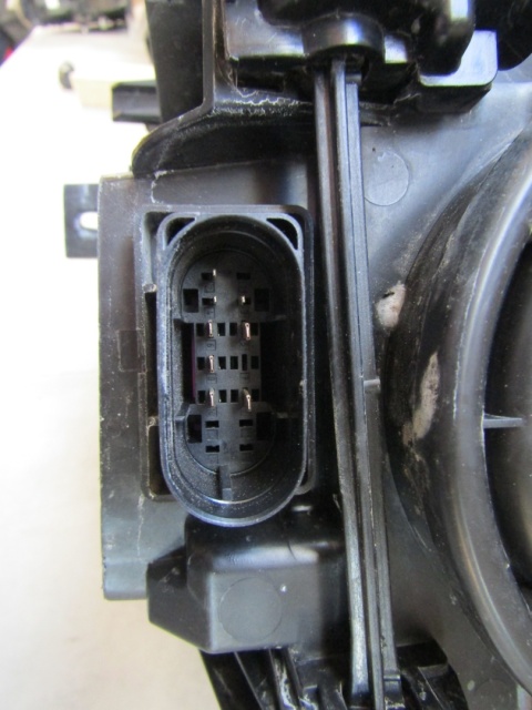 LAMPA PRZÓD MERCEDES CITAN W420 ZWYKŁA 21- RH A4209060100