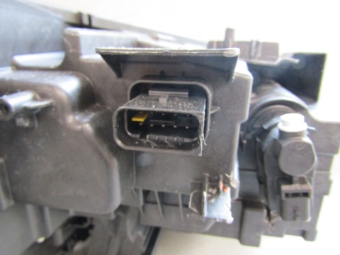 LAMPA PRZÓD CITROEN E-C3 C3 C3 AIRCROSS IV 4 LED 24- LH 9851349180