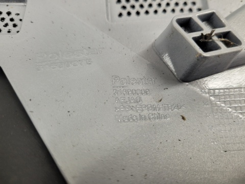 Blenda listwa osłona spoiler maski zderzaka grill przód Polestar 3 III 23-