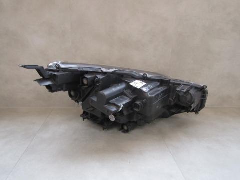 LAMPA PRZÓD TOYOTA YARIS CROSS FULL LED 17-22 LH LEWA