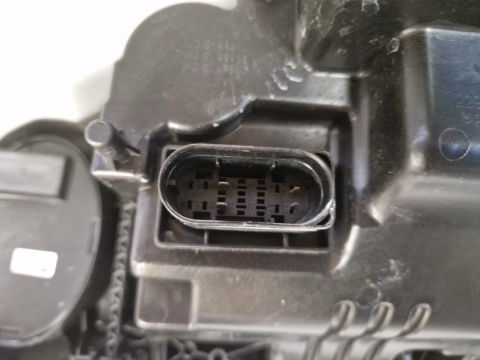LAMPA PRZÓD MERCEDES E KLASA W213 LED LIFT 20- PRAWA RH