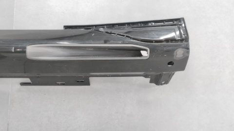 Listwa progowa prawa BMW 7 G70 Hybryda 22- 51778081560