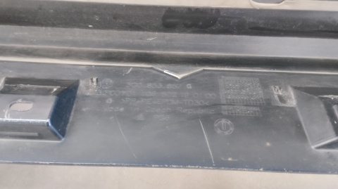 Listwa progowa lewa VW Passat B8 3G0 R Line 14- kombi sedan