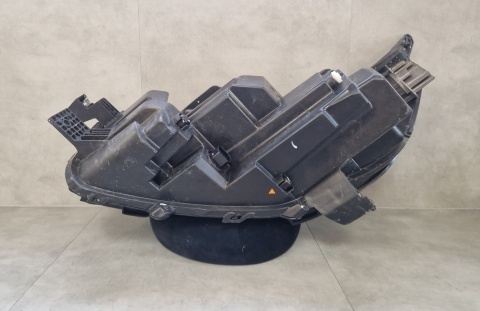 LAMPA PRZÓD MAXUS DELIVER 9 V90 FULL LED PRAWA RH 19- C0013996