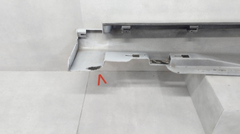 Listwa progowa prawa Volvo V40 V-40 12-19 próg