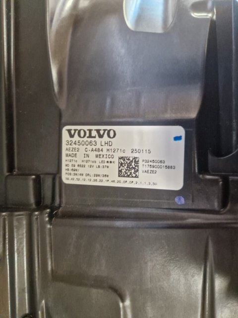 LAMPA PRZÓD VOLVO EX90 FULL LED PIXEL PRAWA RH 22- 32450063