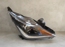 Lampa przód Toyota Aygo 2 II ZWYKŁA SOCZEWKA + LED 14-18 RH KOITO 0H-17